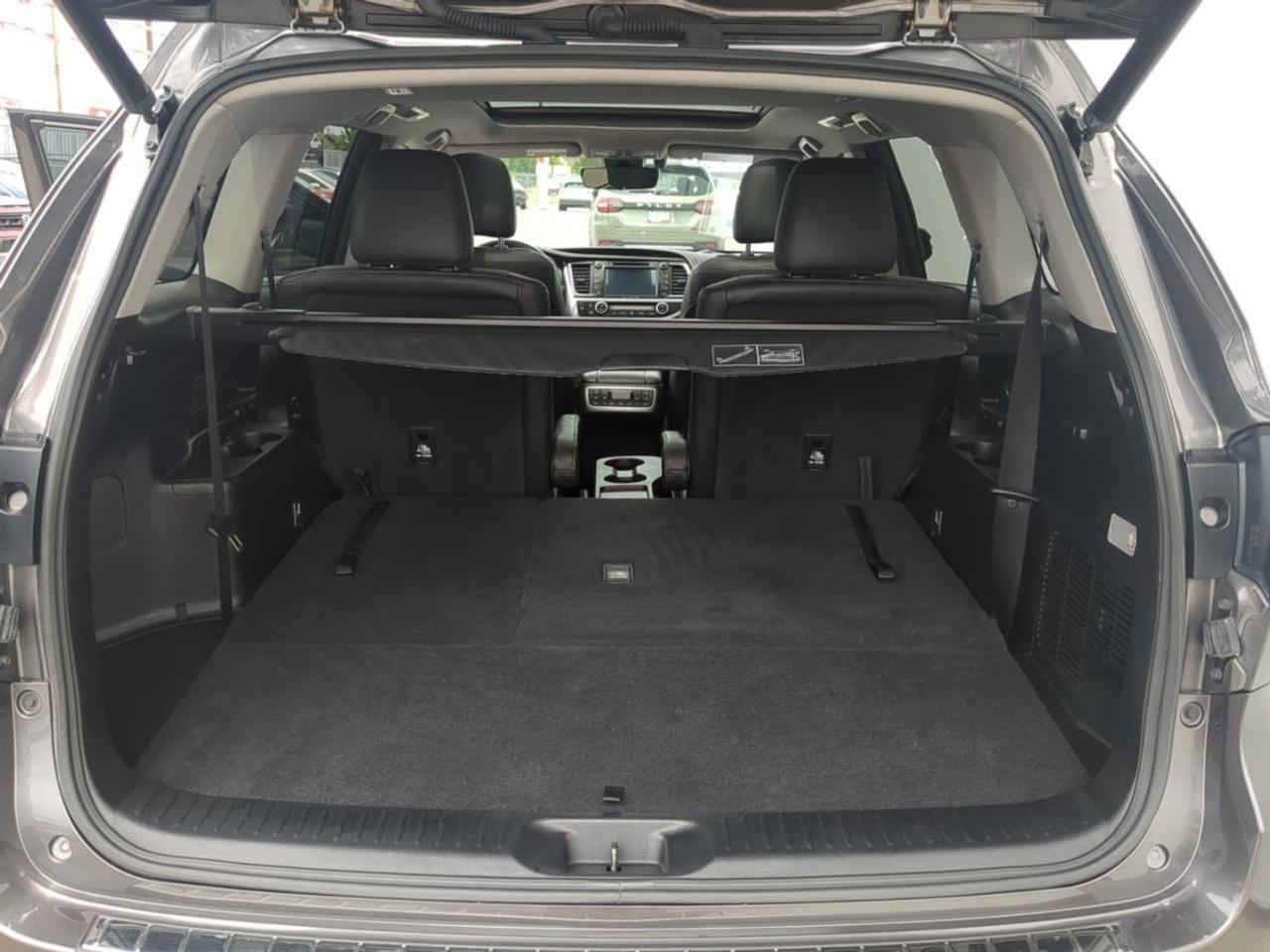 2017 Toyota Highlander AWD 4DR LIMITED Photo