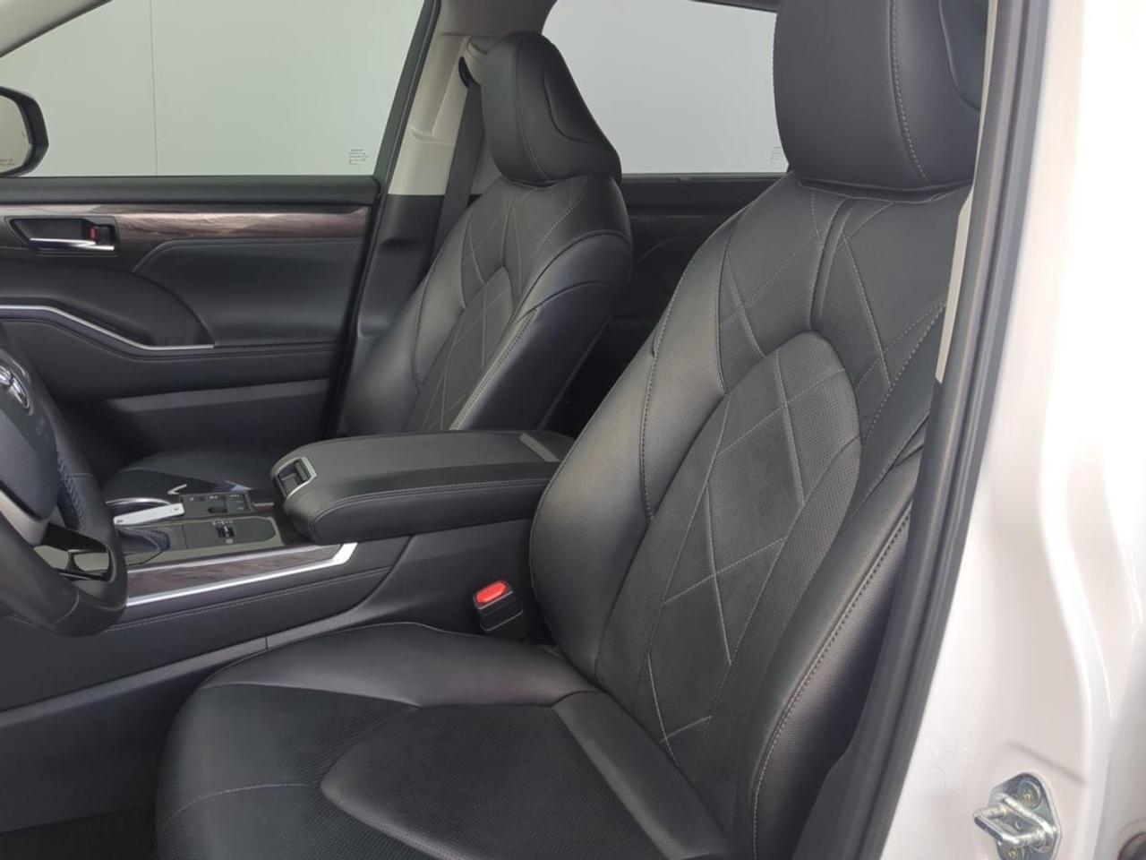 2024 Toyota Highlander LIMITED AWD Photo