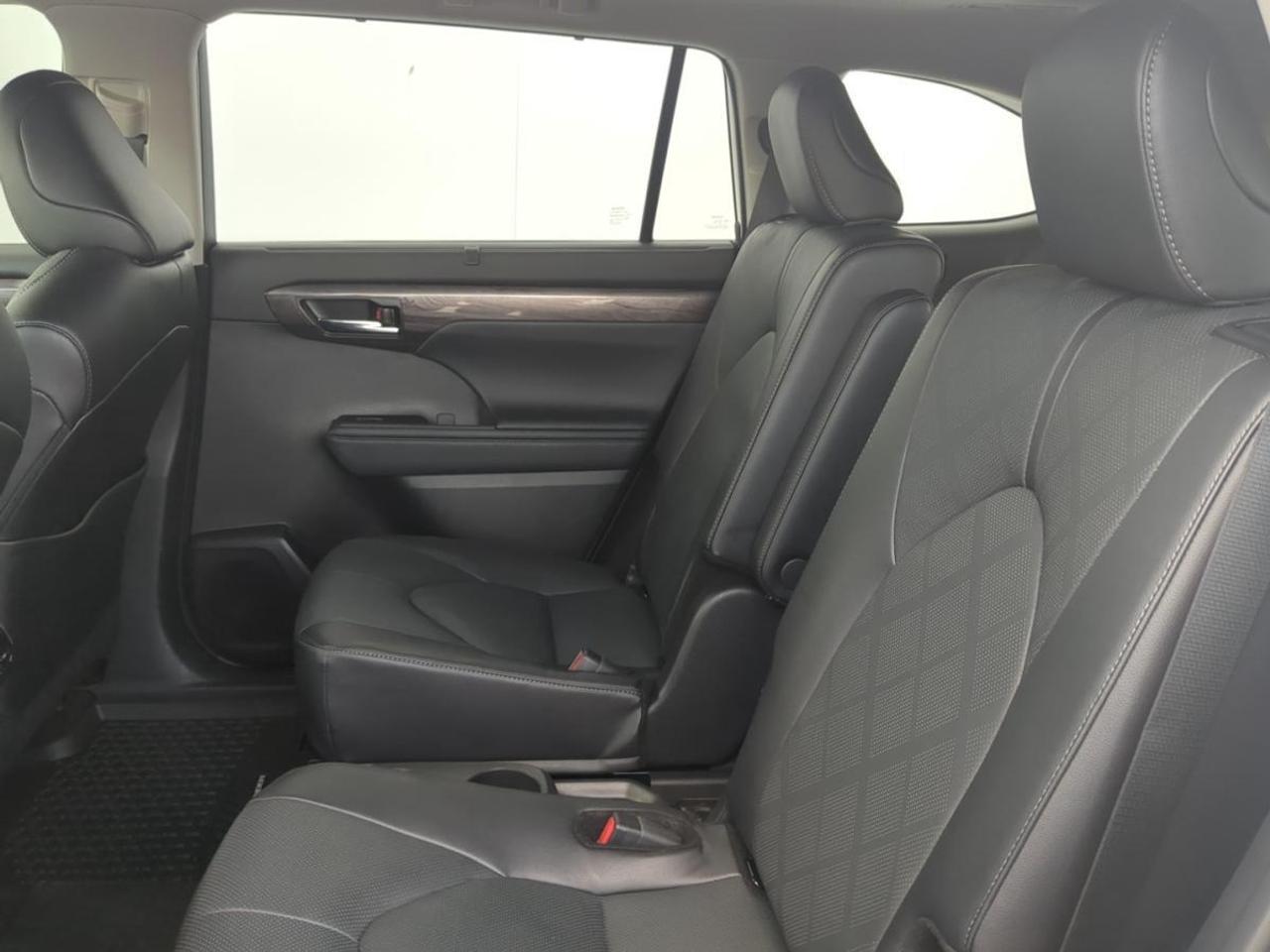 2024 Toyota Highlander LIMITED AWD Photo