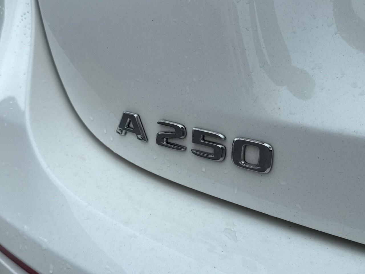2022 Mercedes-Benz A-Class 4MATIC®   AWD   LOW KM !   1 OWNER Photo