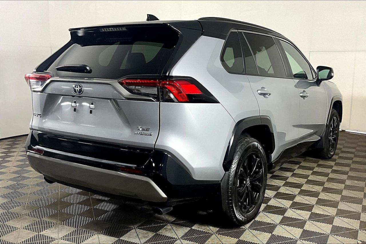 2024 Toyota RAV4 HYBRID XSE AWD Photo