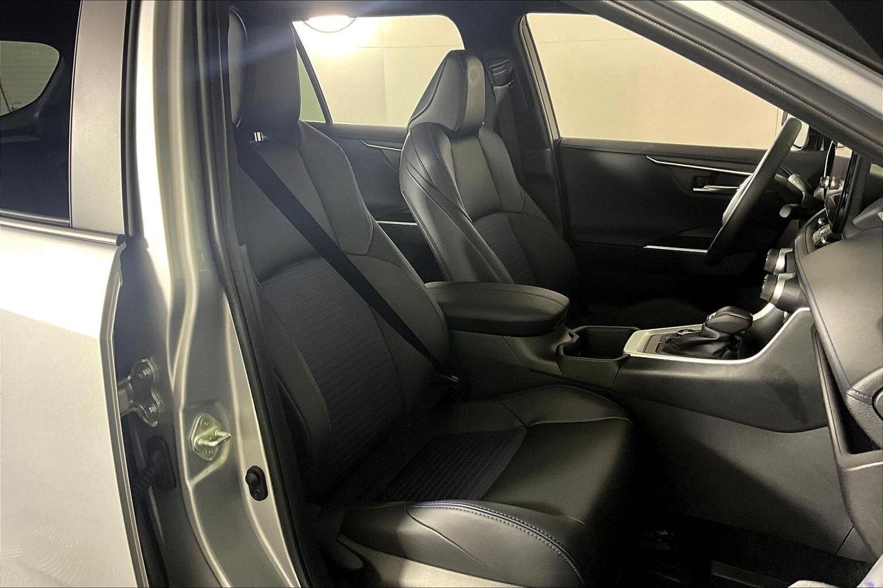 2024 Toyota RAV4 HYBRID XSE AWD Photo