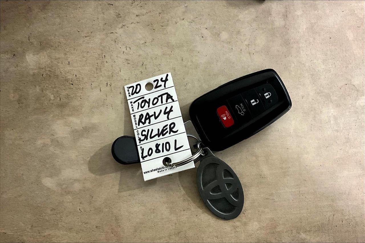 2024 Toyota RAV4 HYBRID XSE AWD Photo