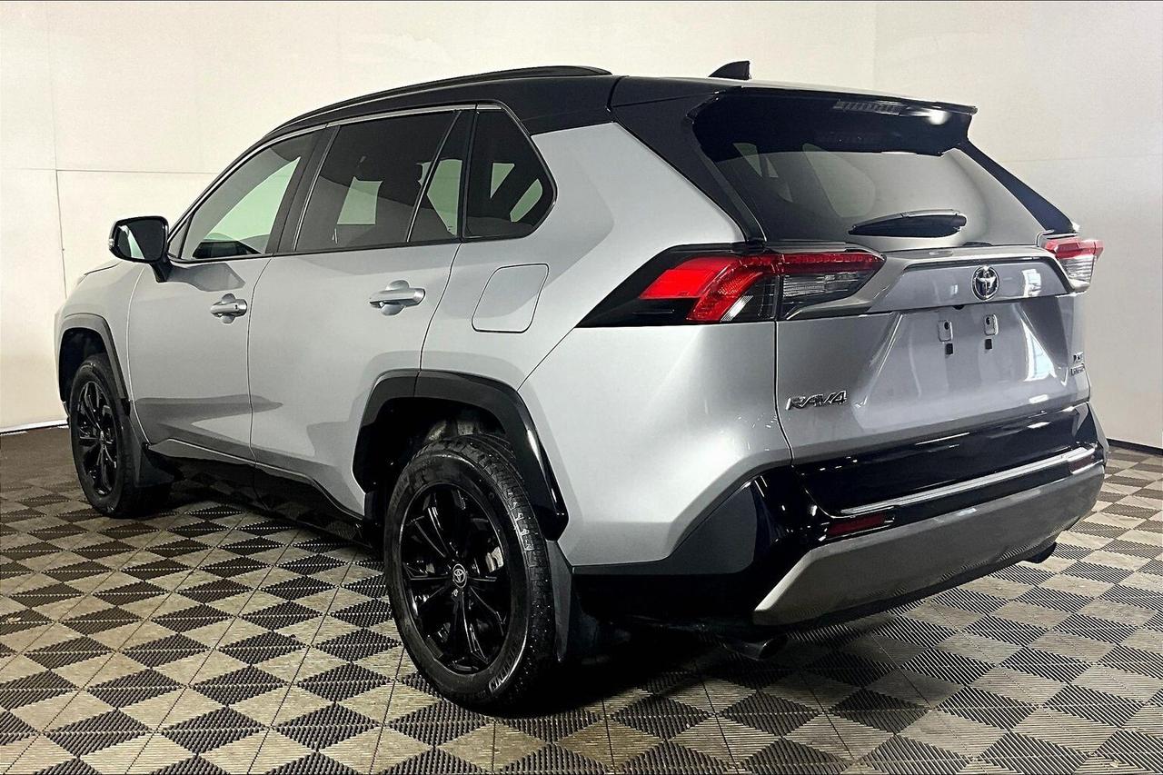 2024 Toyota RAV4 HYBRID XSE AWD Photo