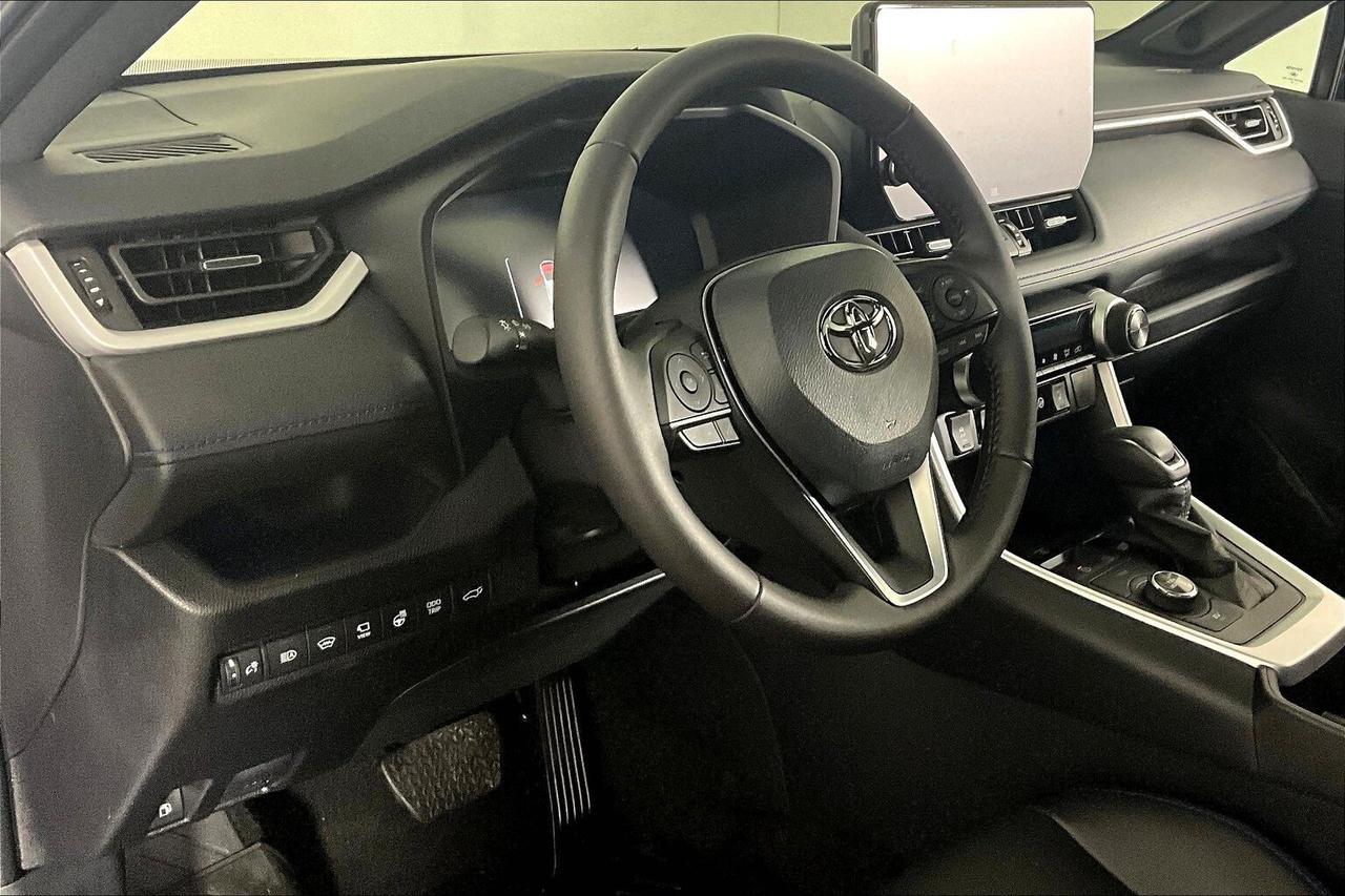 2024 Toyota RAV4 HYBRID XSE AWD Photo