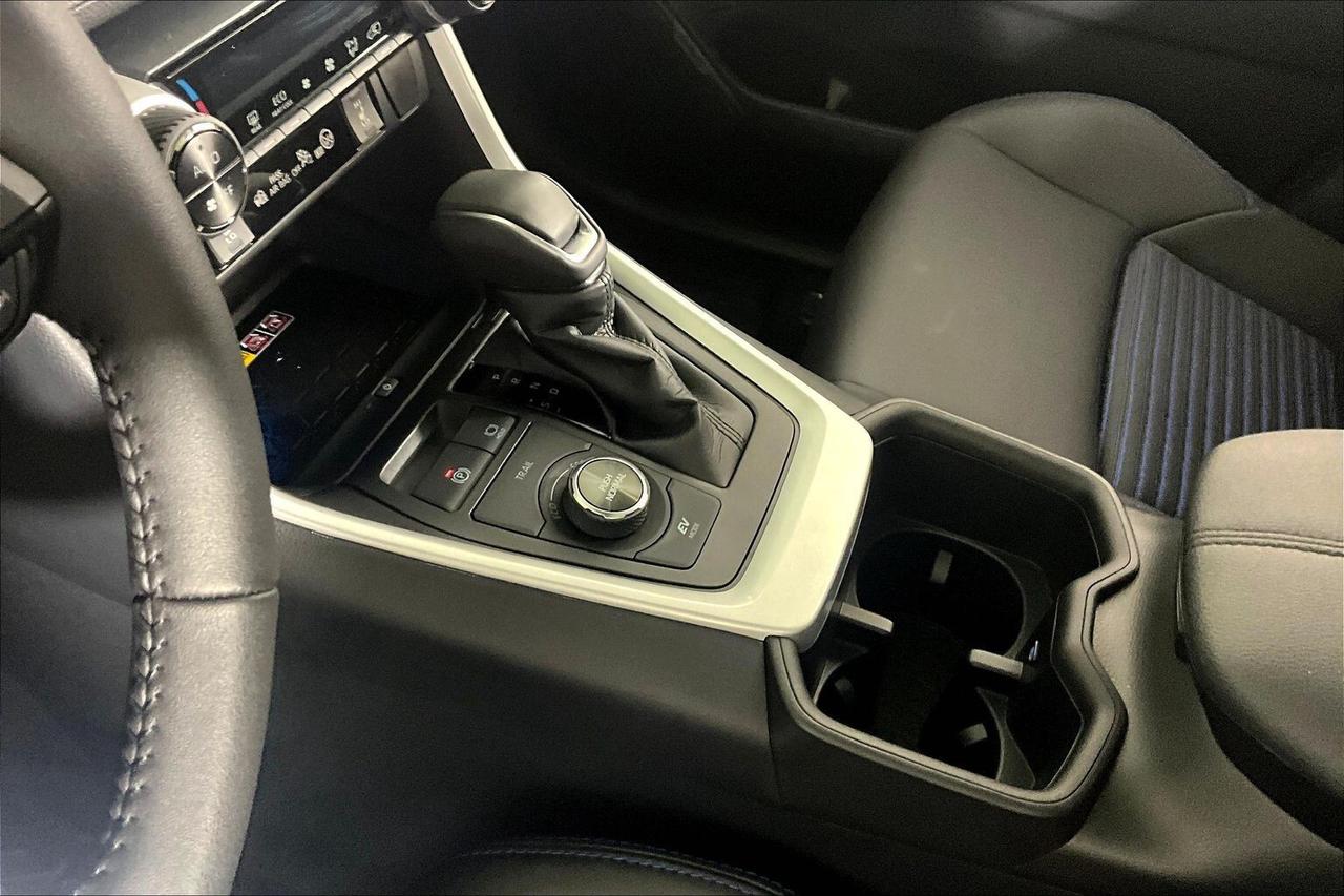 2024 Toyota RAV4 HYBRID XSE AWD Photo