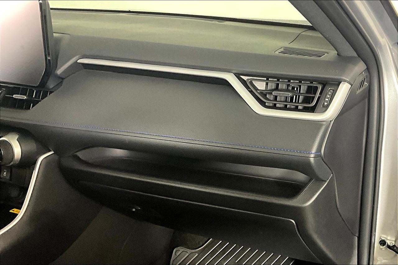 2024 Toyota RAV4 HYBRID XSE AWD Photo