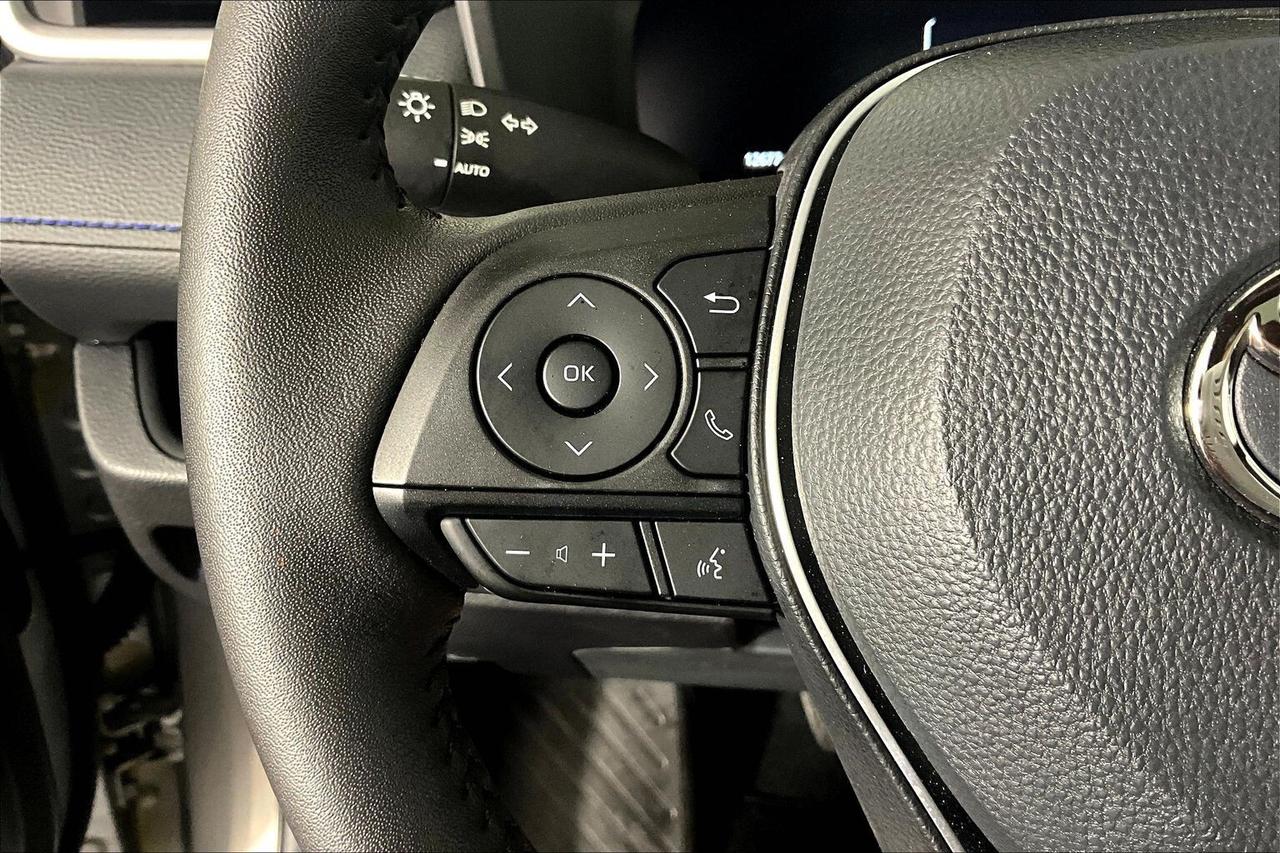 2024 Toyota RAV4 HYBRID XSE AWD Photo