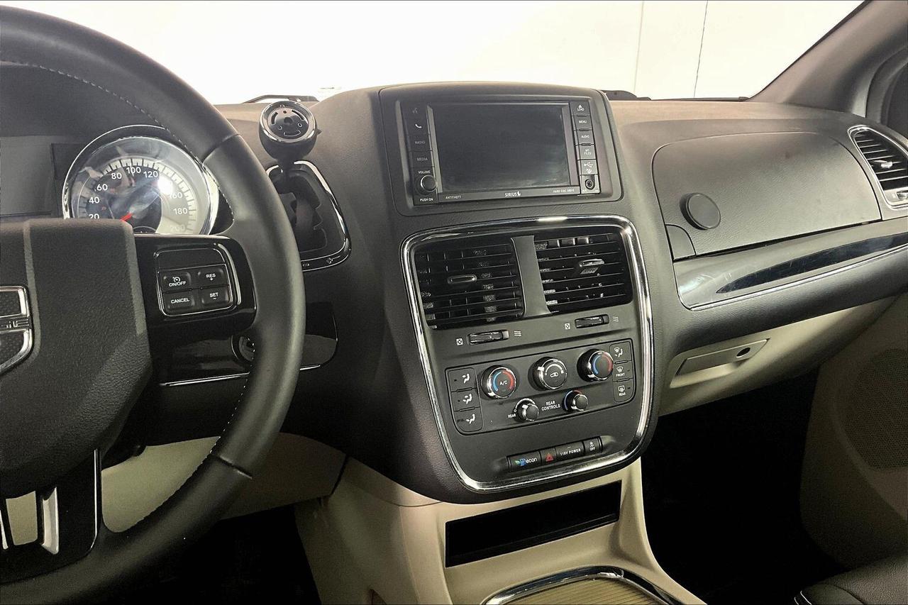 2016 Dodge Grand Caravan 4dr Wgn SXT Photo