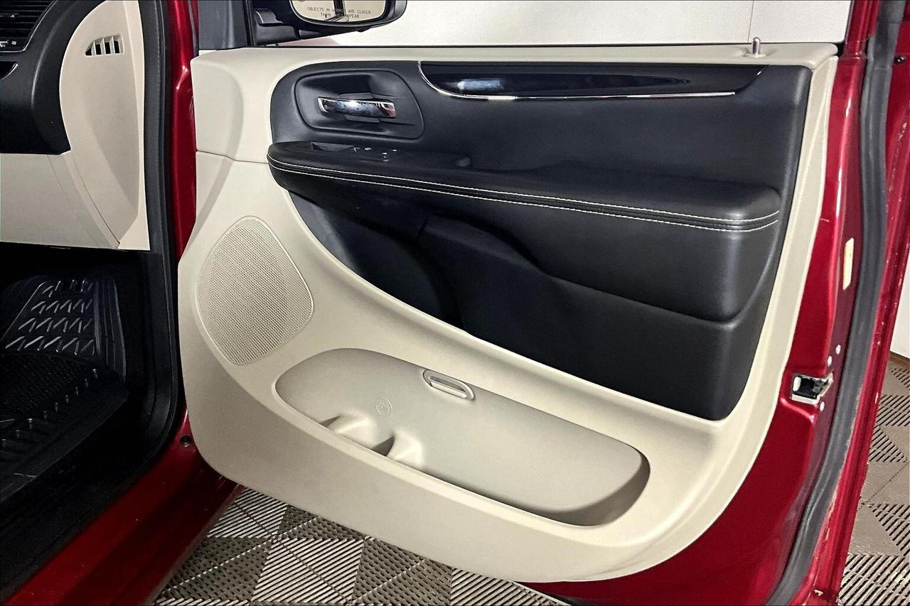 2016 Dodge Grand Caravan 4dr Wgn SXT Photo