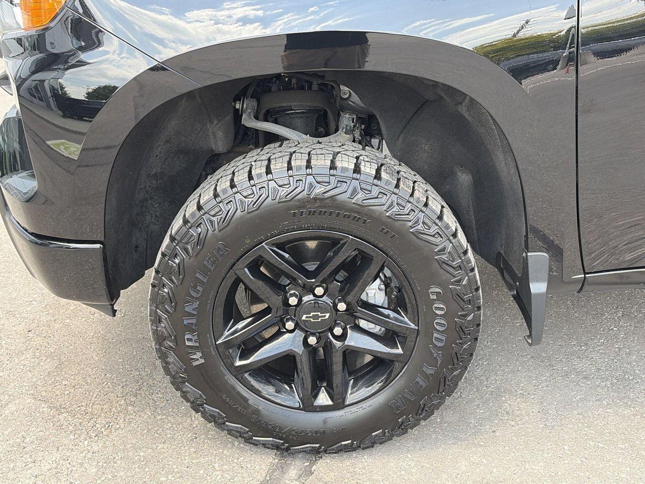 2024 Chevrolet Silverado 1500 Crew Cab Short Box 4-Wheel Drive Custom Trail Boss Photo