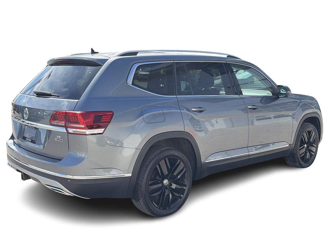 2018 Volkswagen Atlas Execline 3.6L 8sp at w/Tip 4MOTION Low Kilometers! Photo