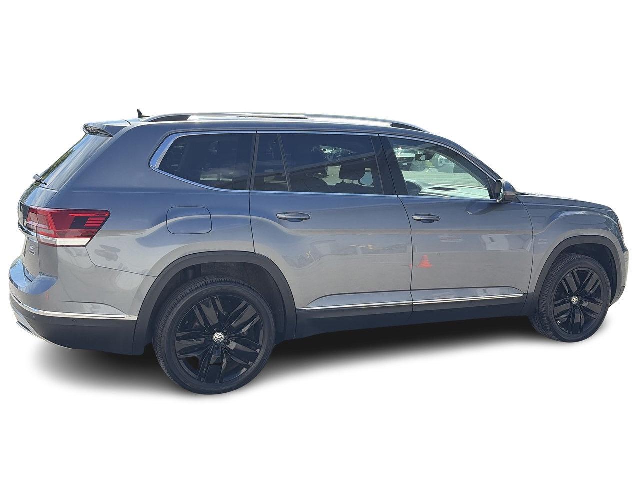 2018 Volkswagen Atlas Execline 3.6L 8sp at w/Tip 4MOTION Low Kilometers! Photo