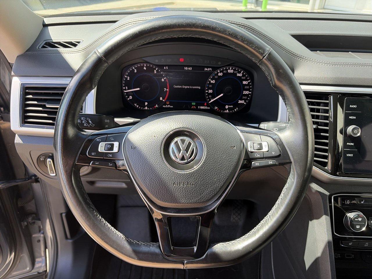 2018 Volkswagen Atlas Execline 3.6L 8sp at w/Tip 4MOTION Low Kilometers! Photo