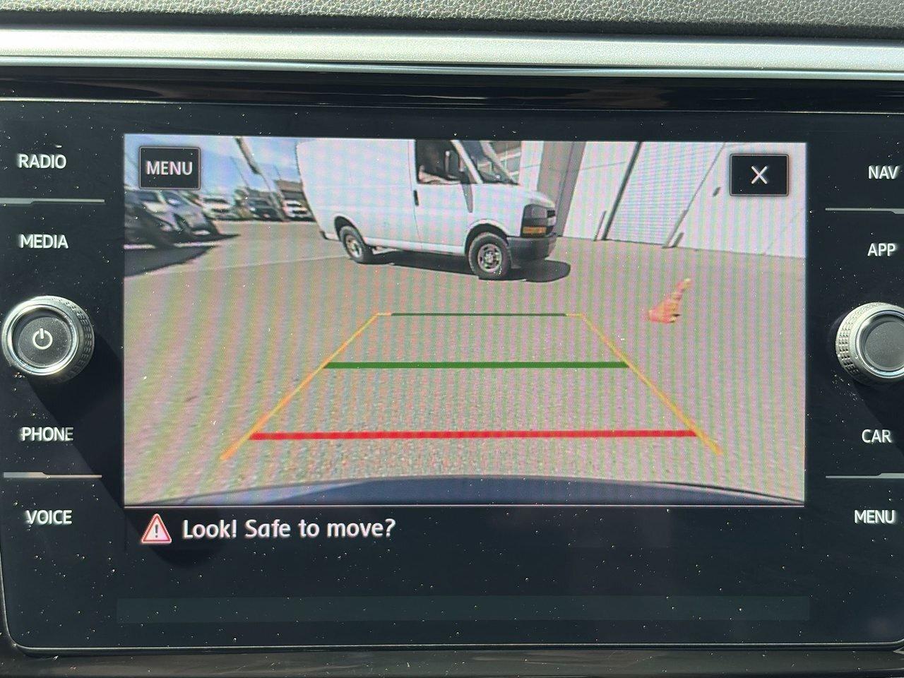 2018 Volkswagen Atlas Execline 3.6L 8sp at w/Tip 4MOTION Low Kilometers! Photo