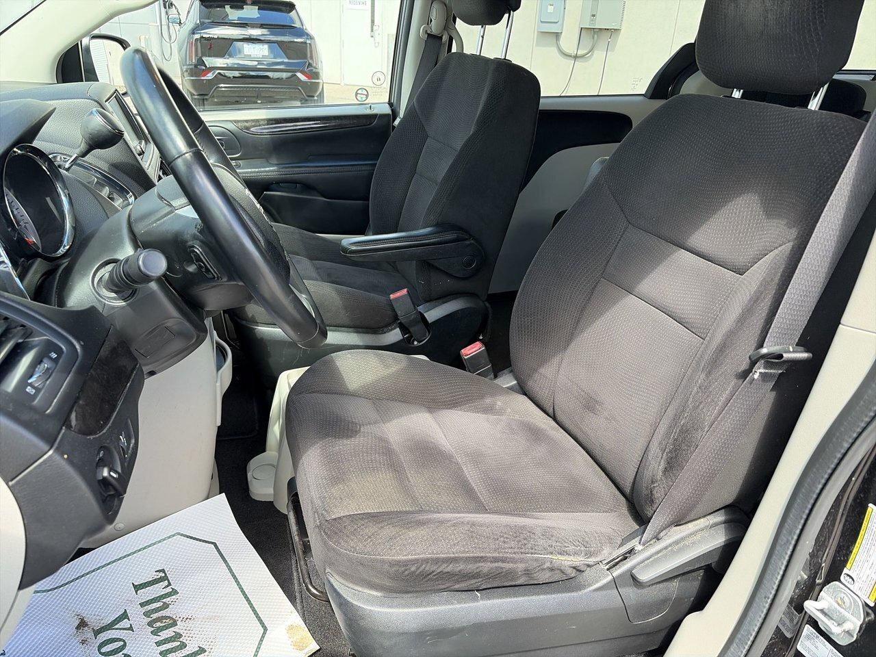 2015 Dodge Grand Caravan SE / SXT Rear Entertainment/  Great Value! Photo