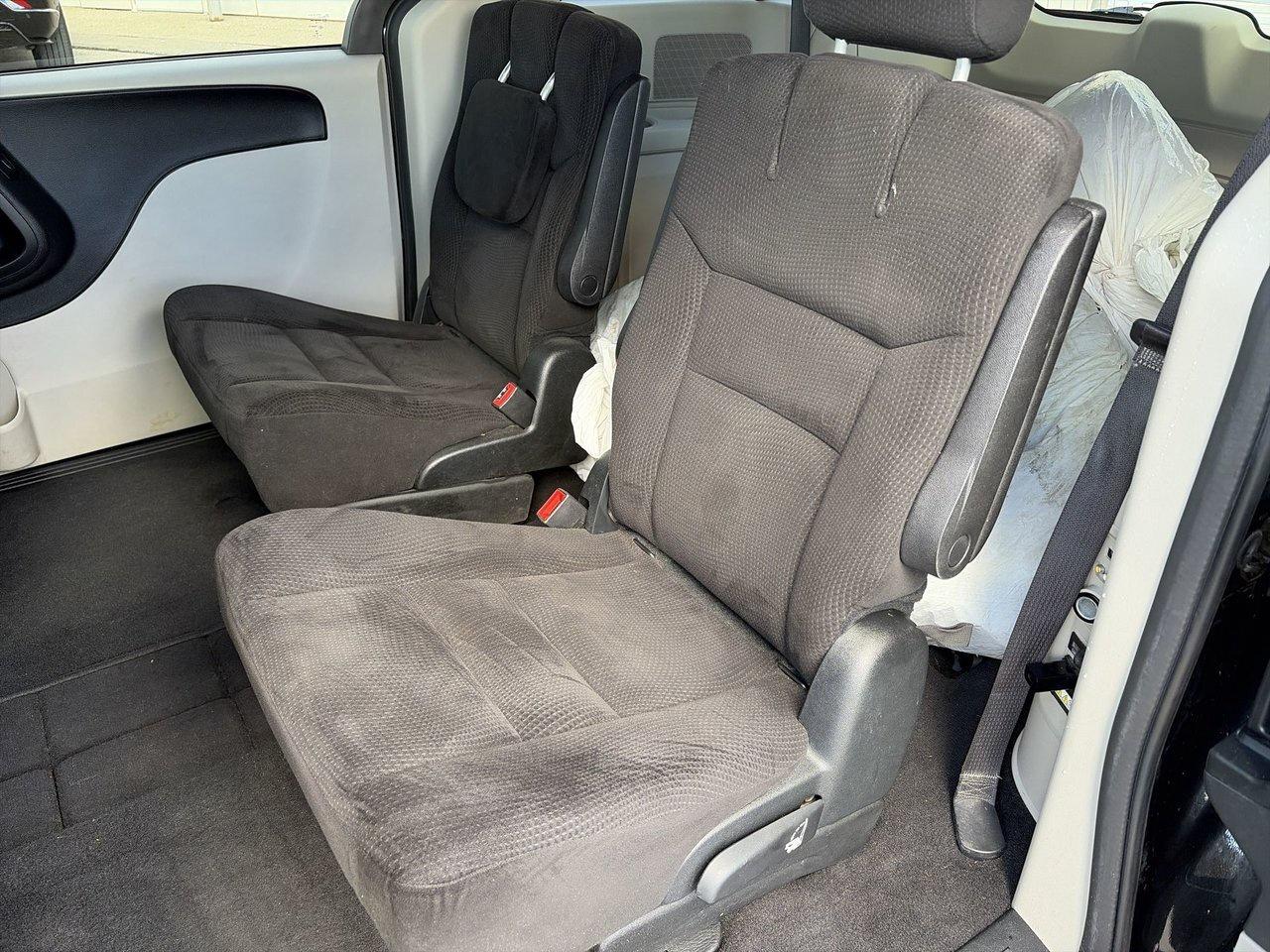 2015 Dodge Grand Caravan SE / SXT Rear Entertainment/  Great Value! Photo