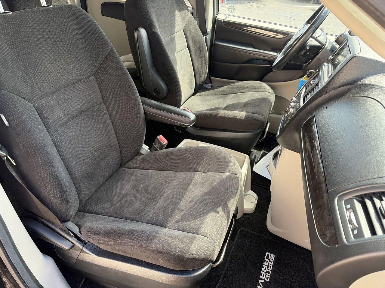 2015 Dodge Grand Caravan SE / SXT Rear Entertainment/  Great Value! Photo