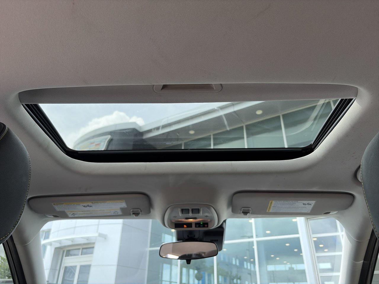 2024 Chevrolet Trax 1SA ACTIV Clean Car Fax One Owner Photo