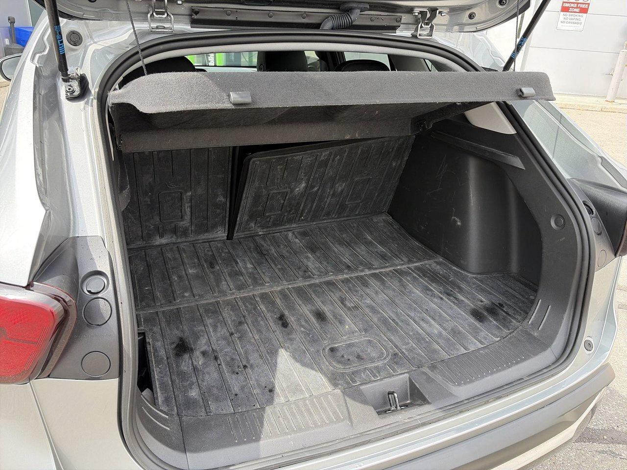 2024 Chevrolet Trax 1SA ACTIV Clean Car Fax One Owner Photo