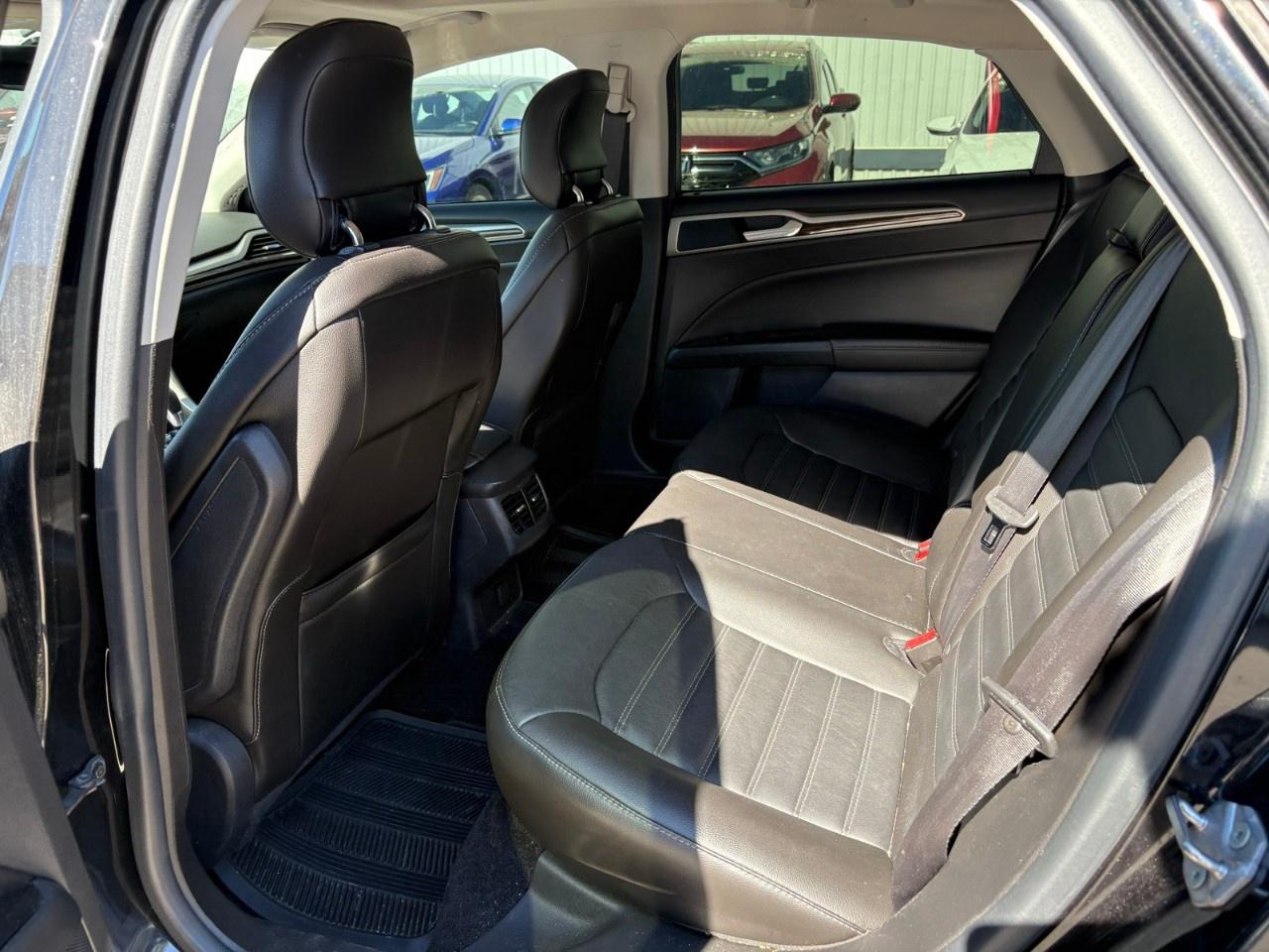 2014 Ford Fusion 4dr Sdn SE FWD Photo