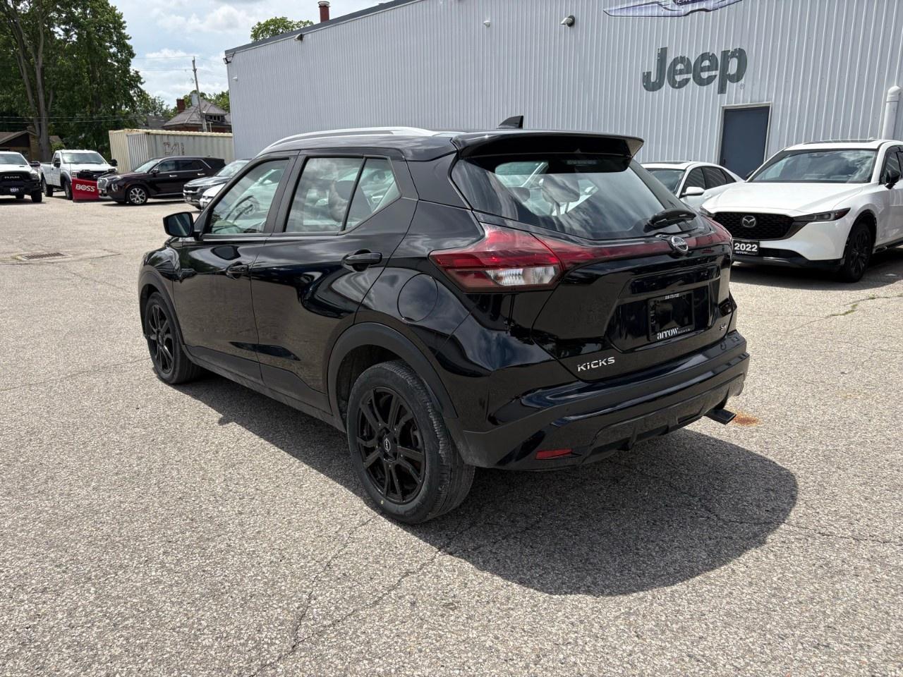 2022 Nissan Kicks SV FWD Photo