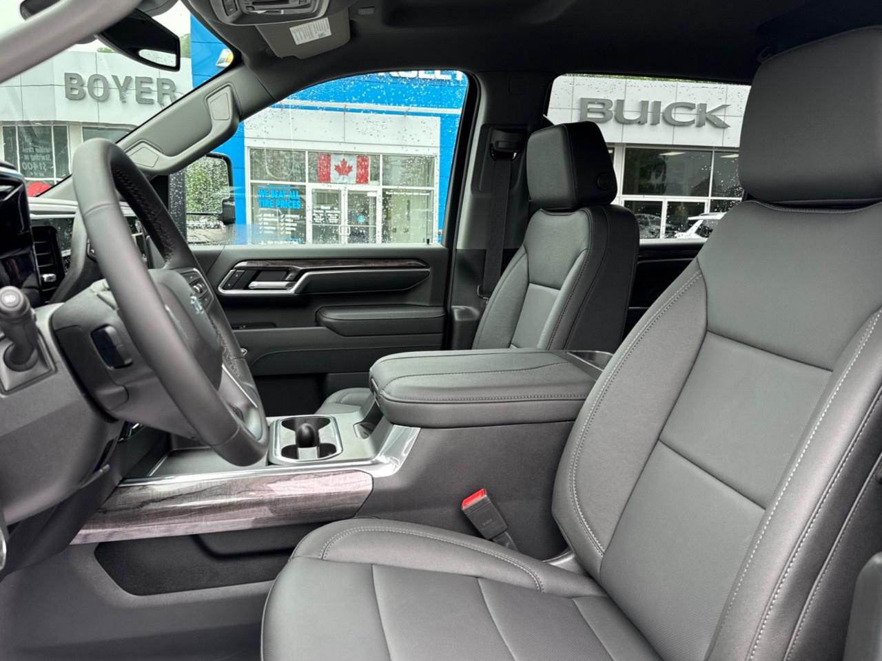 2026 Chevrolet SILVERADO 2500HD 4WD Crew Cab Standard Box LTZ Photo
