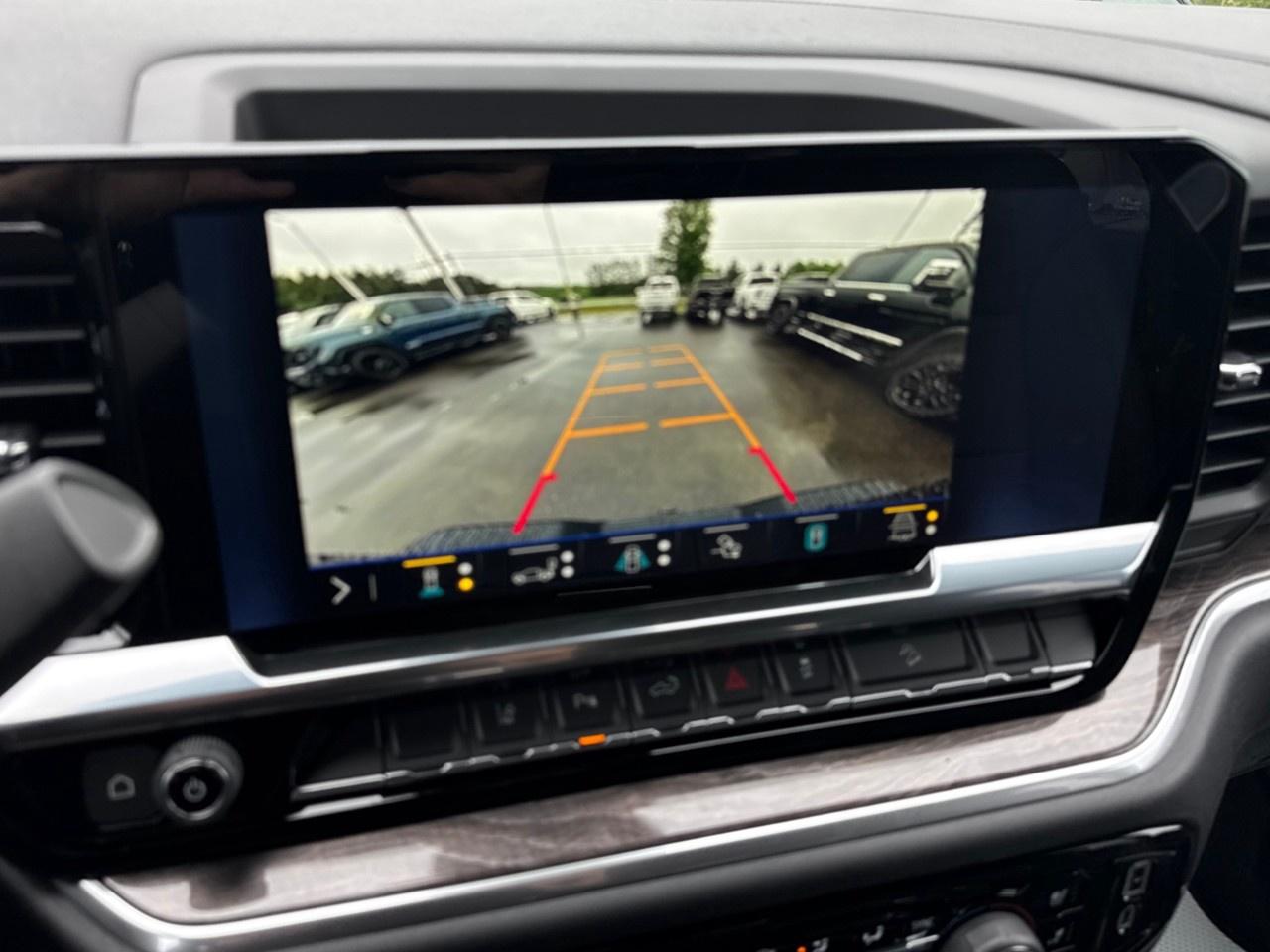 2026 Chevrolet SILVERADO 2500HD 4WD Crew Cab Standard Box LTZ Photo