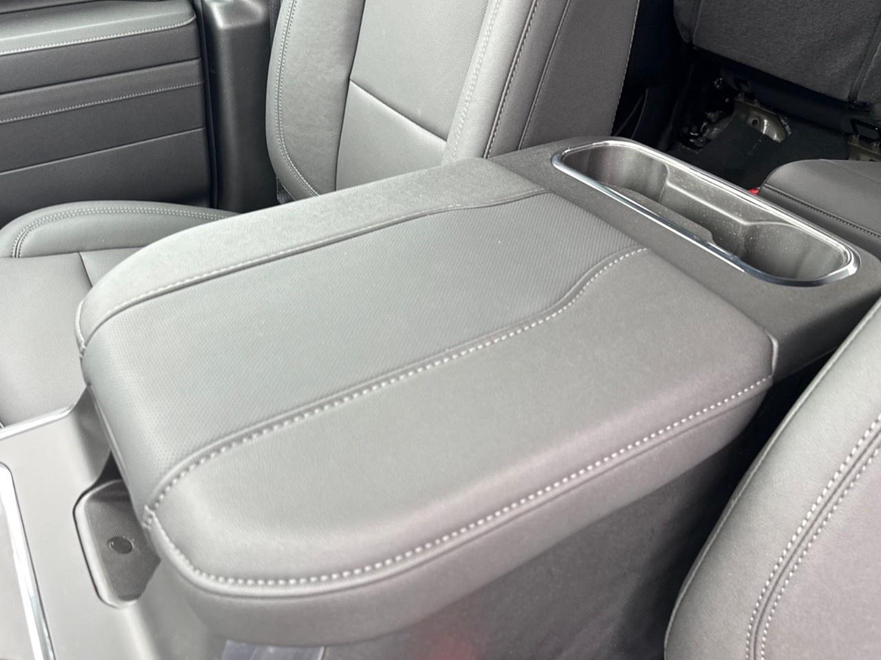 2026 Chevrolet SILVERADO 2500HD 4WD Crew Cab Standard Box LTZ Photo