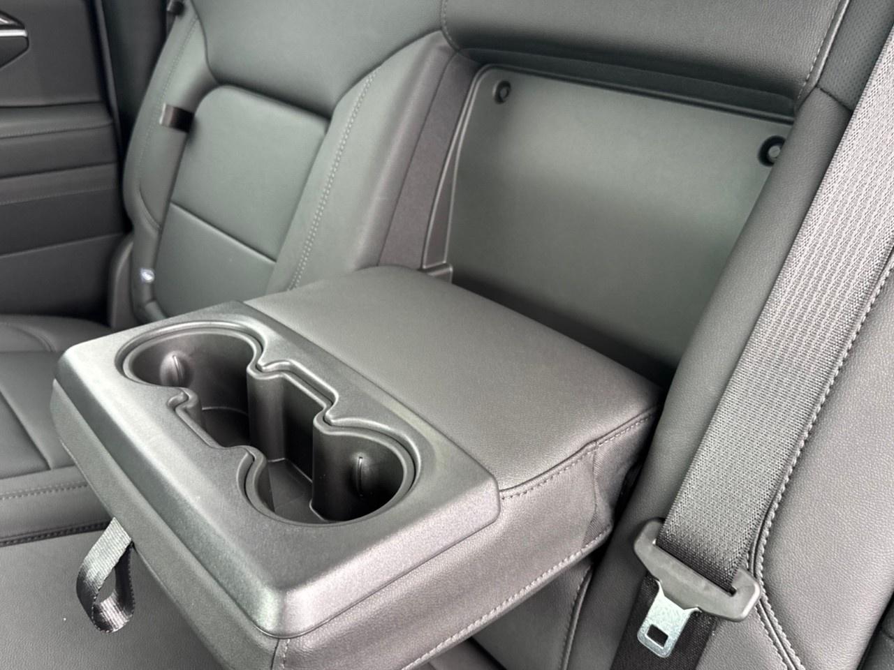 2026 Chevrolet SILVERADO 2500HD 4WD Crew Cab Standard Box LTZ Photo