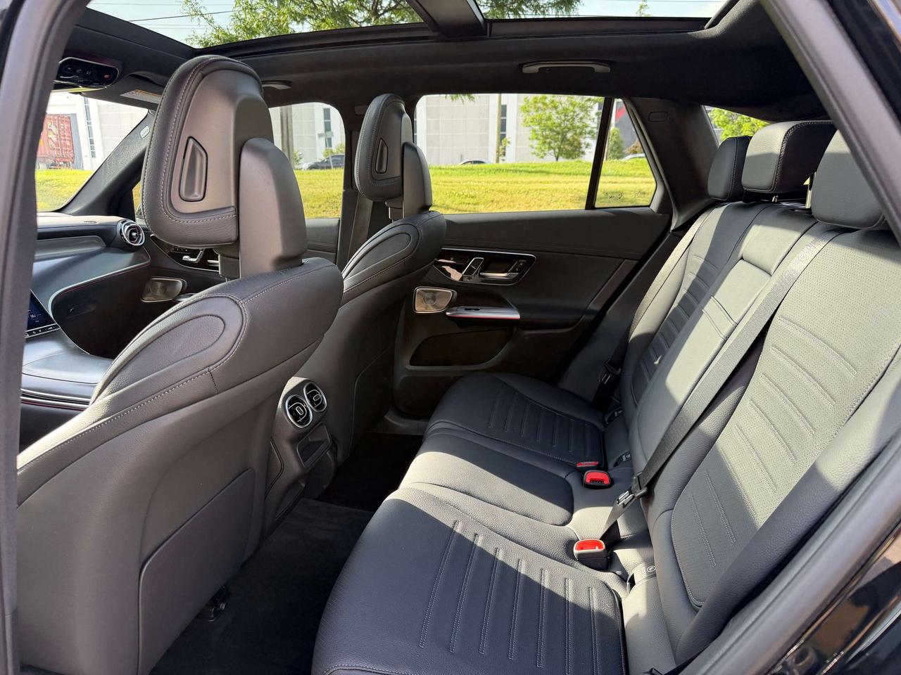 2026 Mercedes-Benz AMG GLC 43 AMG Night Package Panoramic Roof Photo
