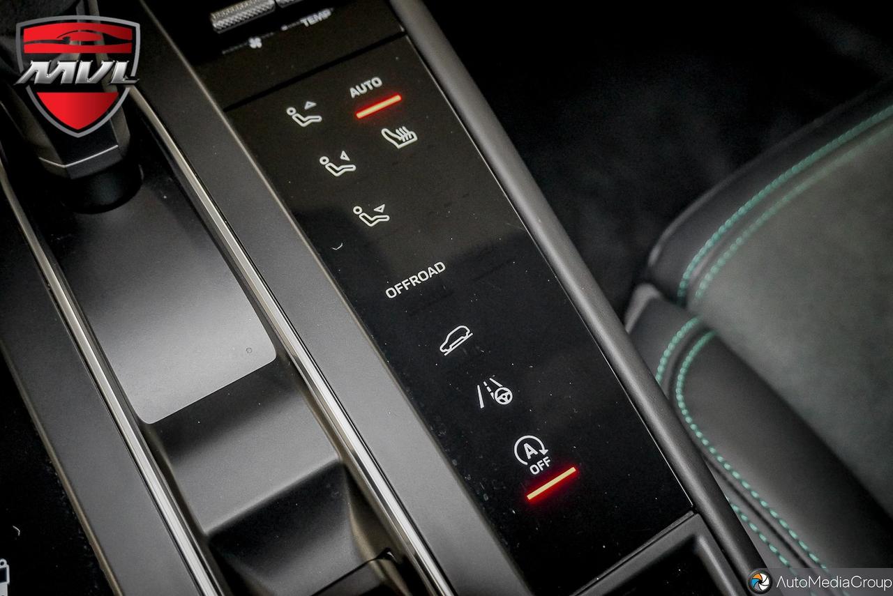 2024 Porsche Macan GTS 4dr All-Wheel Drive Photo