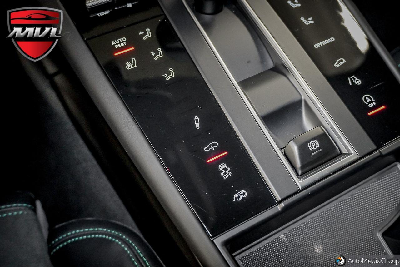 2024 Porsche Macan GTS 4dr All-Wheel Drive Photo