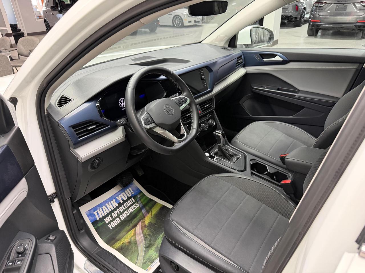 2024 Volkswagen Taos COMFORTLINE PANO ROOF Photo