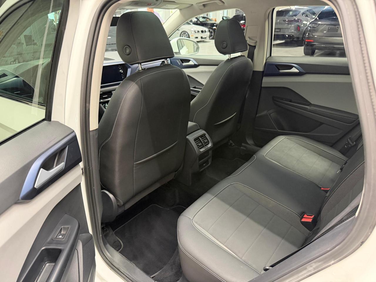 2024 Volkswagen Taos COMFORTLINE PANO ROOF Photo