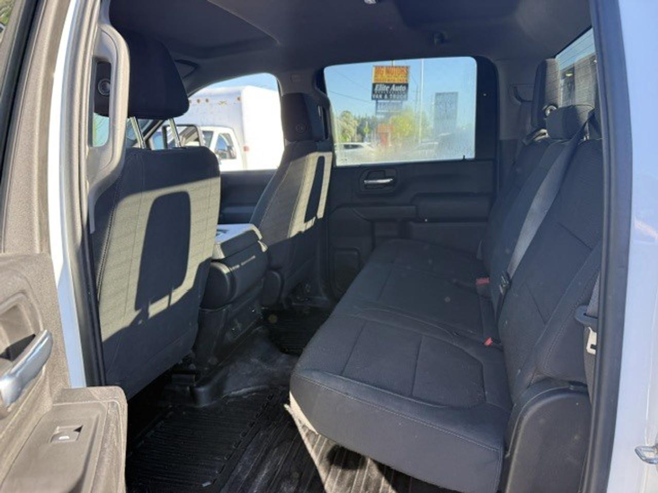 2021 Chevrolet SILVERADO 2500HD 8 year/160,000 Kms powertrain warranty included. Photo