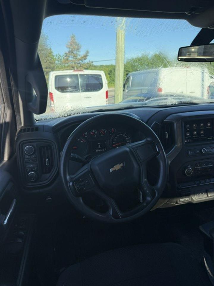 2021 Chevrolet SILVERADO 2500HD 8 year/160,000 Kms powertrain warranty included. Photo