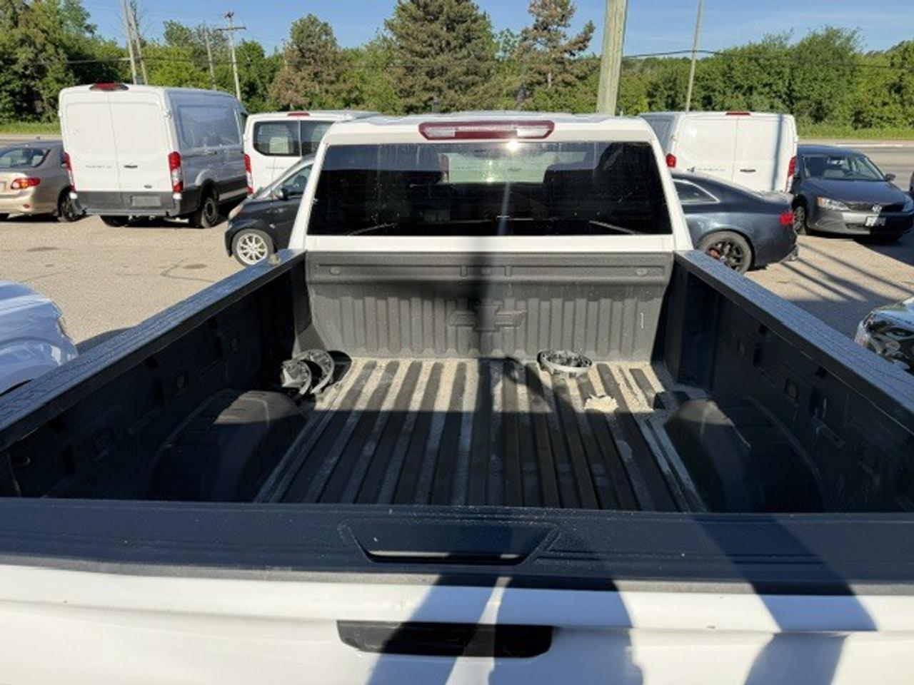 2021 Chevrolet SILVERADO 2500HD 8 year/160,000 Kms powertrain warranty included. Photo