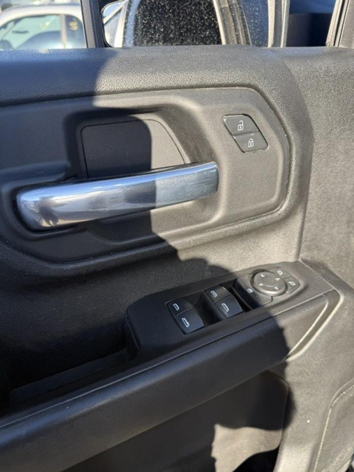 2021 Chevrolet SILVERADO 2500HD 8 year/160,000 Kms powertrain warranty included. Photo