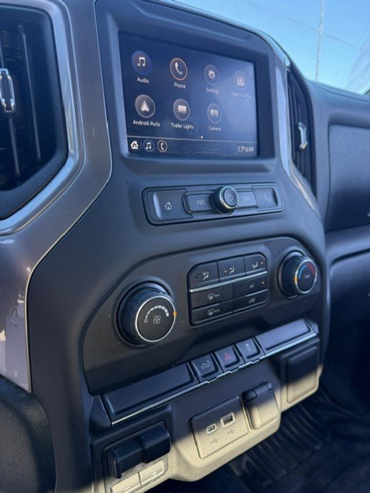 2021 Chevrolet SILVERADO 2500HD 8 year/160,000 Kms powertrain warranty included. Photo
