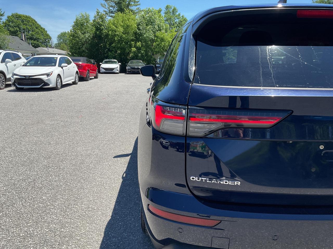 2025 Mitsubishi Outlander ES 4dr S-AWC Photo