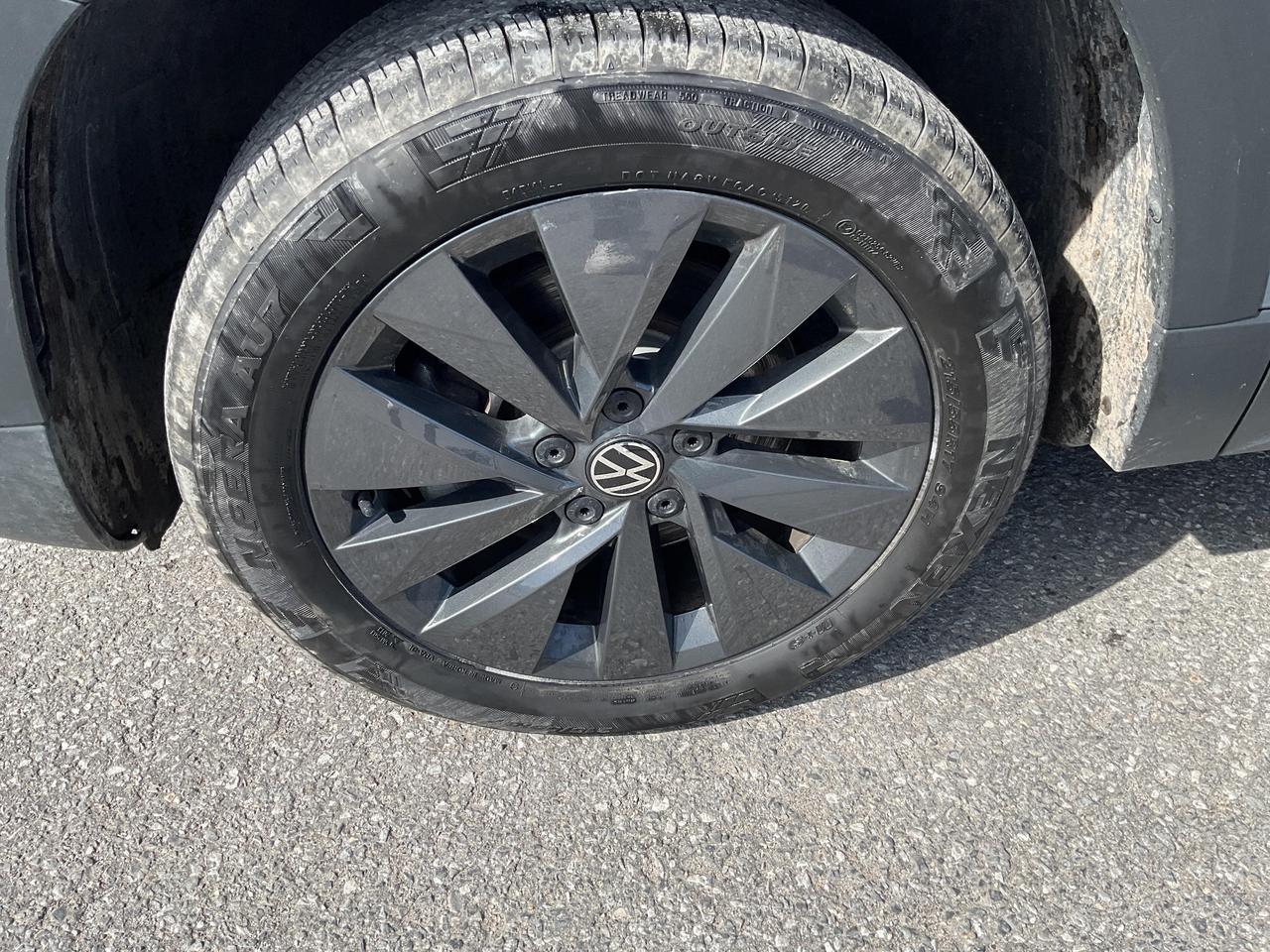 2024 Volkswagen Taos Comfortline 4dr Front-Wheel Drive Photo