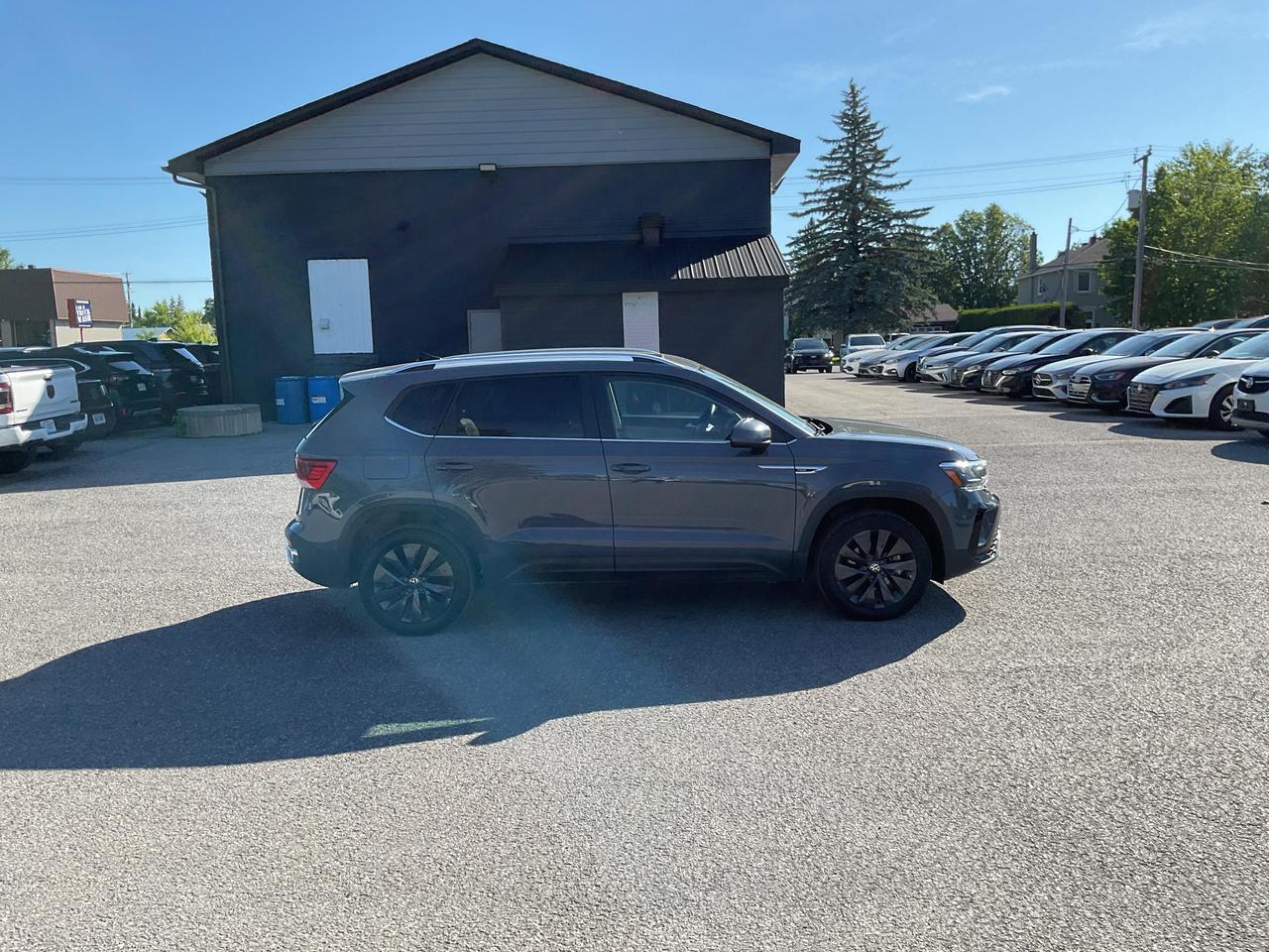 2024 Volkswagen Taos Comfortline 4dr Front-Wheel Drive Photo