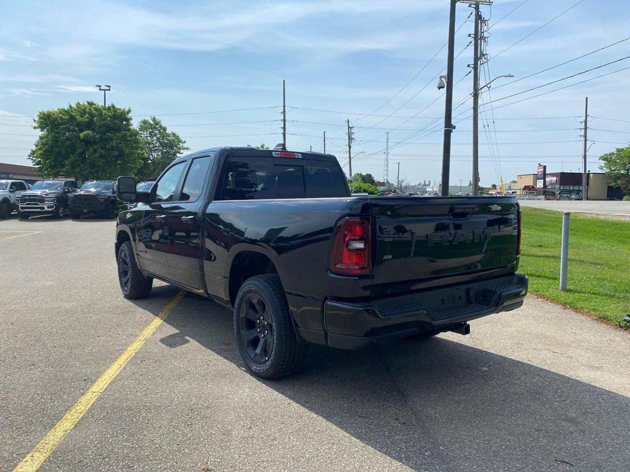 2025 RAM 1500 TRADESMAN Photo3