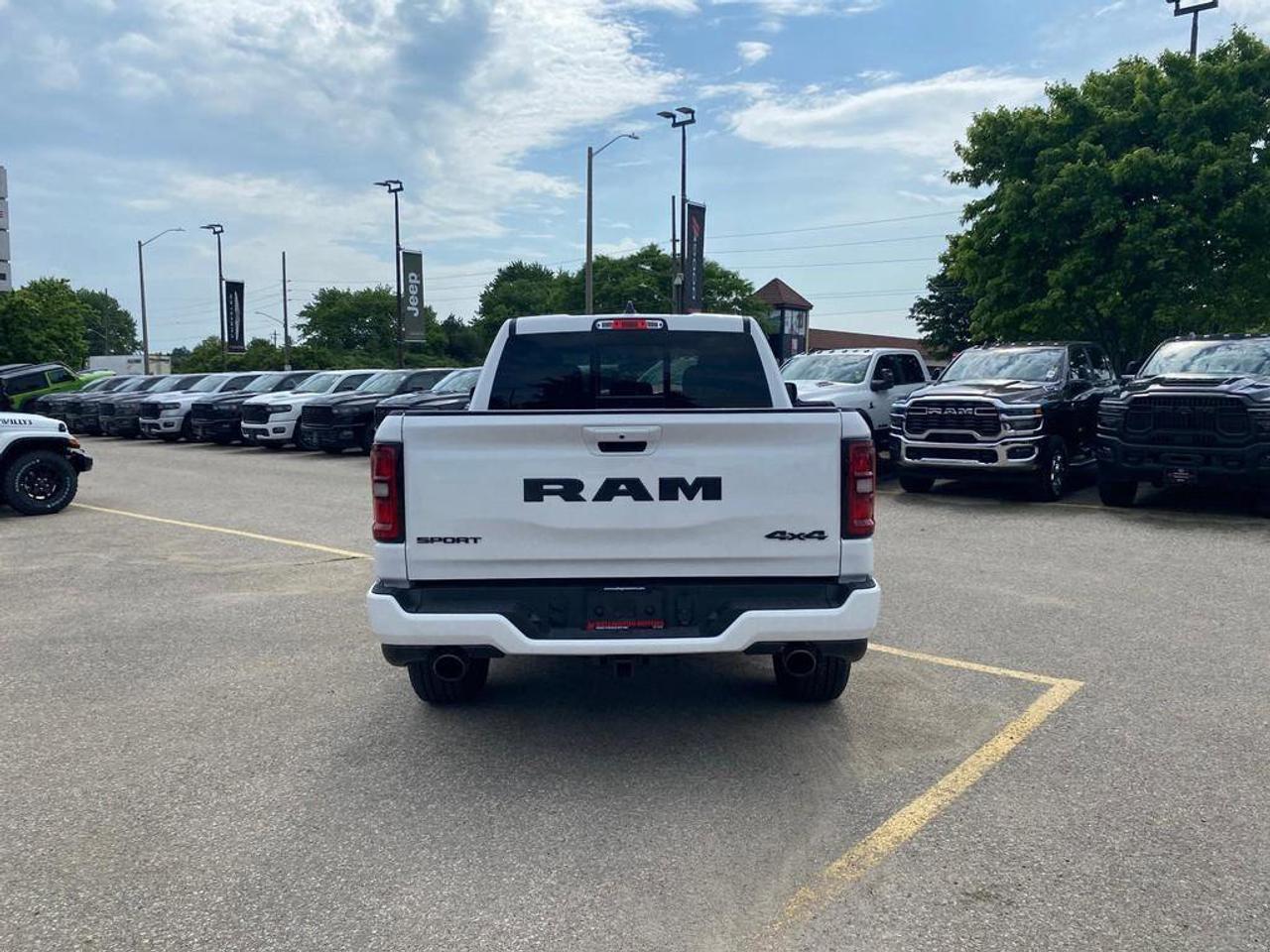 2025 RAM 1500 Sport | Navigation | Leather | Pano Sunroof | Apple Carplay | Android Auto | Photo4