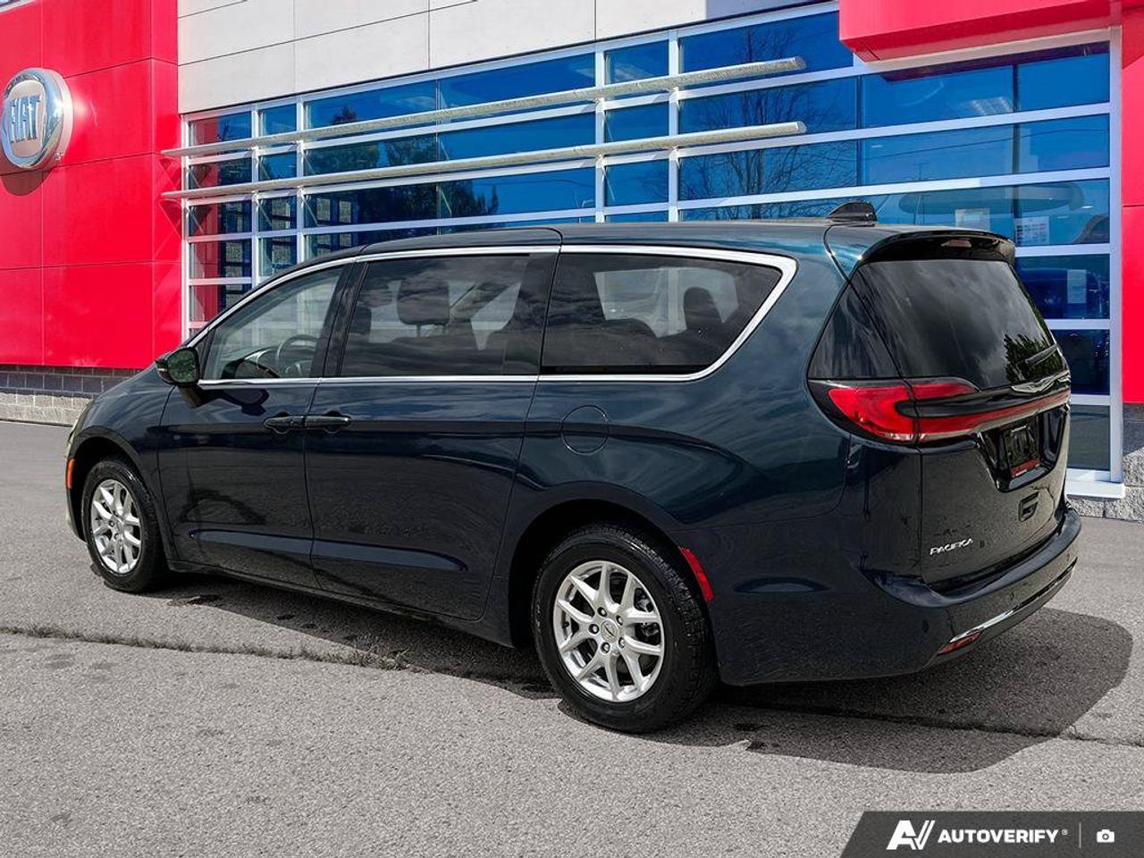 2024 Chrysler Pacifica Touring-L | V6 | Leather | Heated Seats & Steering Wheel | Adaptive Cruise | Blind-Spot | CarPlay | Photo