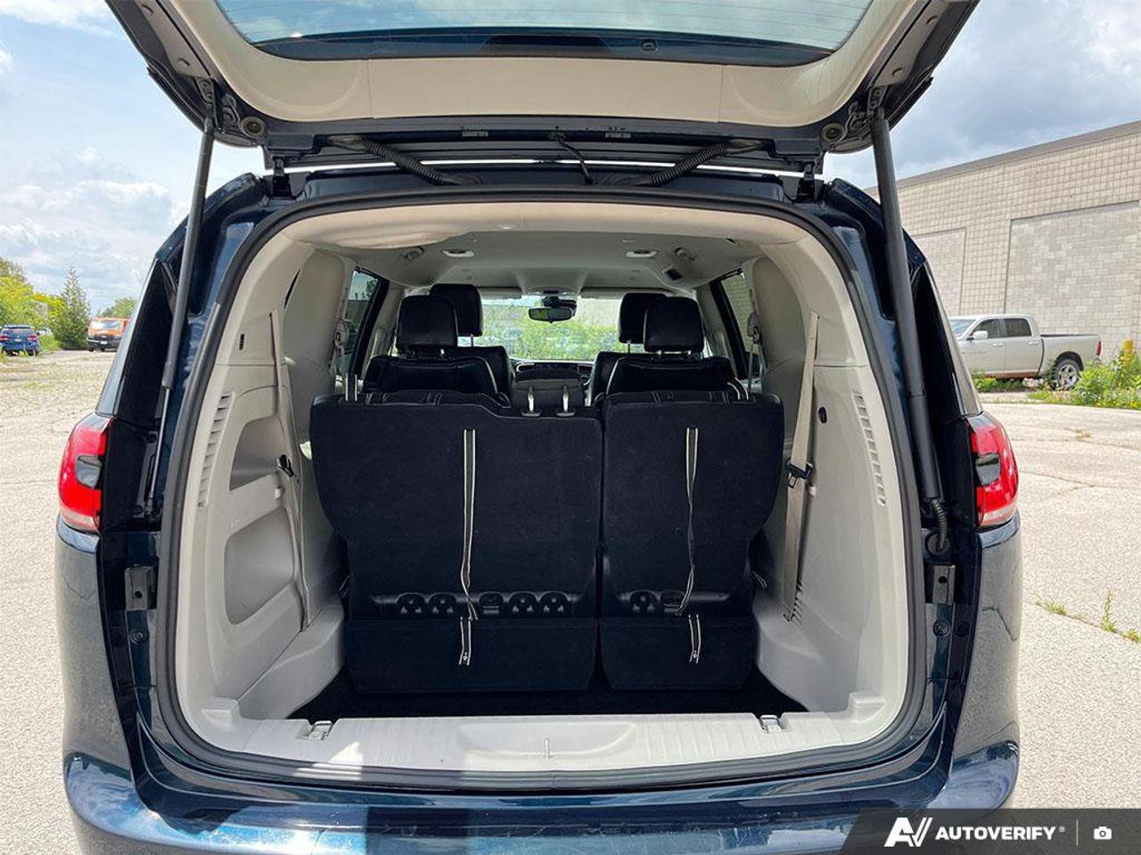 2024 Chrysler Pacifica Touring-L | V6 | Leather | Heated Seats & Steering Wheel | Adaptive Cruise | Blind-Spot | CarPlay | Photo