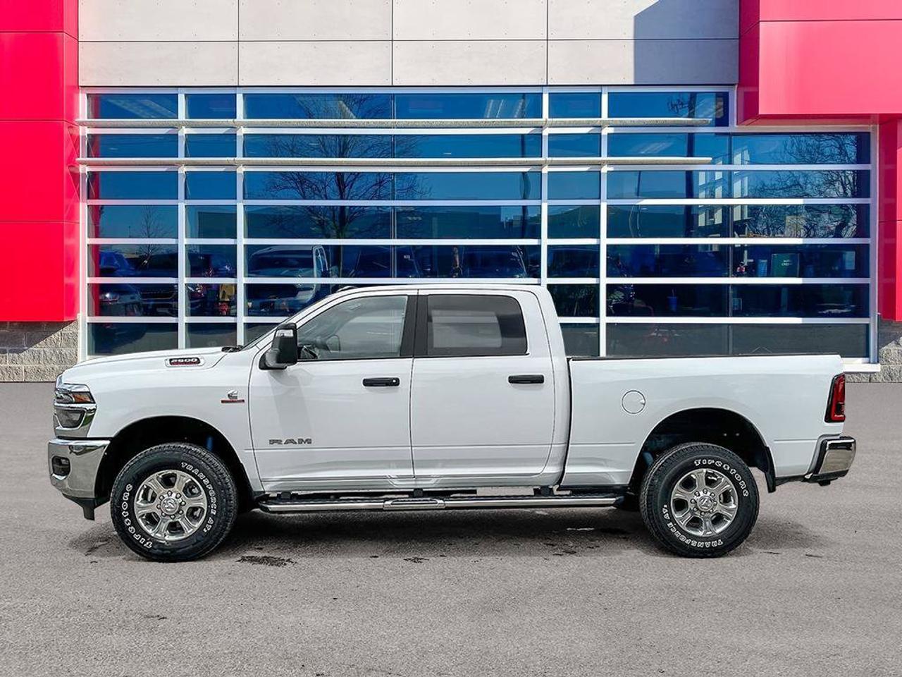 2025 RAM 2500 Big Horn | Save Over $20 000 OFF MSRP | ONLY 60 KMS | Great Value | Navigation | Tow Package | Photo
