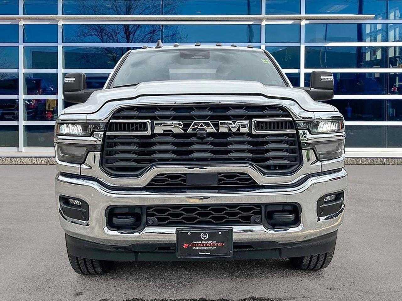 2025 RAM 2500 Big Horn | Save Over $20 000 OFF MSRP | ONLY 60 KMS | Great Value | Navigation | Tow Package | Photo