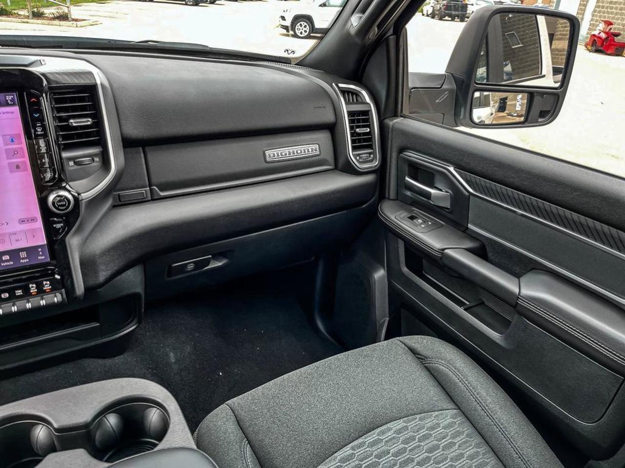 2025 RAM 2500 Big Horn | Save Over $20 000 OFF MSRP | ONLY 60 KMS | Great Value | Navigation | Tow Package | Photo
